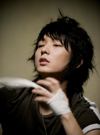 Lee Jun Ki (Hes just so hot i needed to post him!)